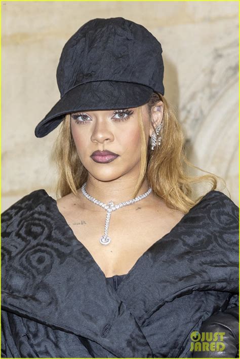 rihanna dior fashion show late|Rihanna Responds To Being Late To Dior Fashion Show.